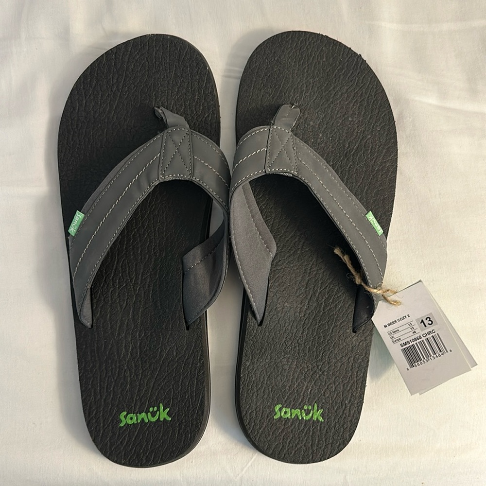 NWT Sanuk beer cozy flip flops